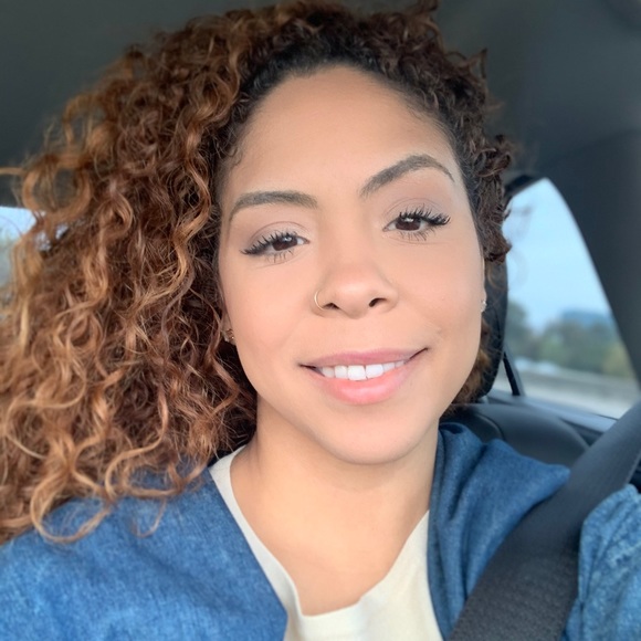 Meet your Posher, Francesca - Picture 2 of 3